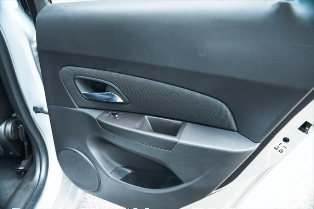 used 2016 Chevrolet Cruze Limited car, priced at $7,995