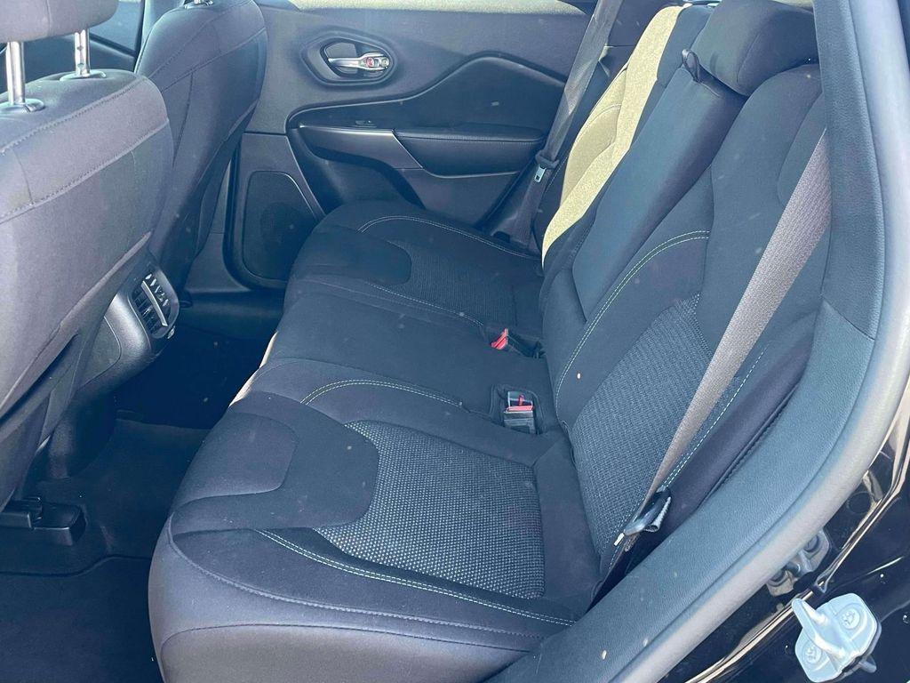 used 2020 Jeep Cherokee car, priced at $18,995