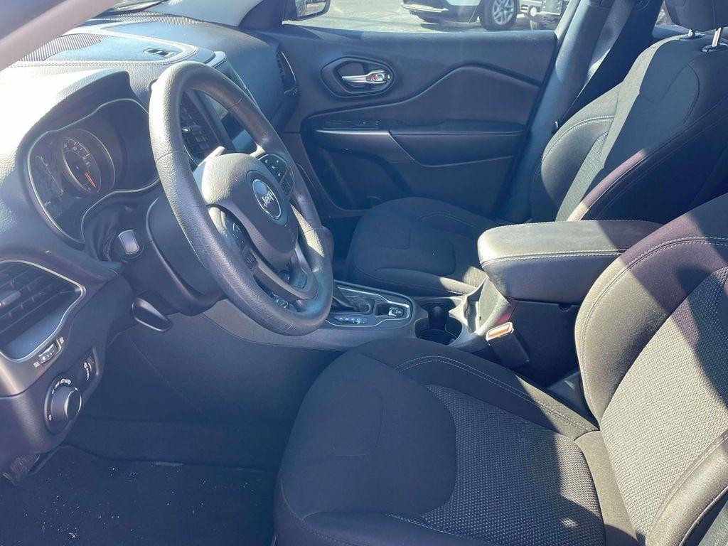 used 2020 Jeep Cherokee car, priced at $18,995