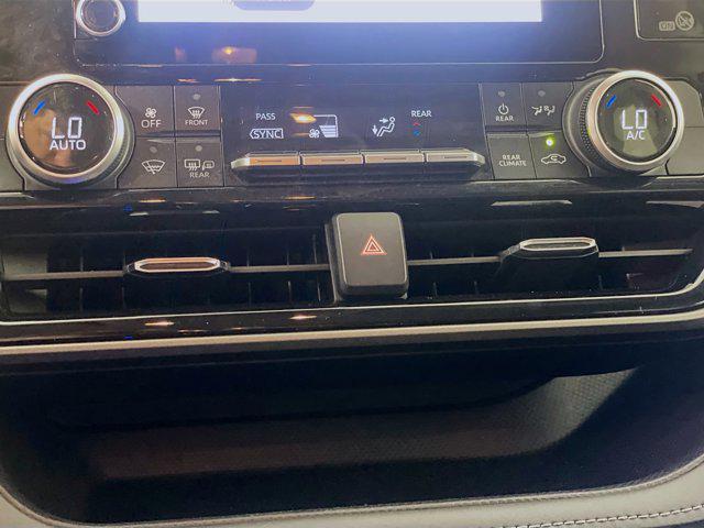 used 2023 Toyota Highlander car, priced at $29,997