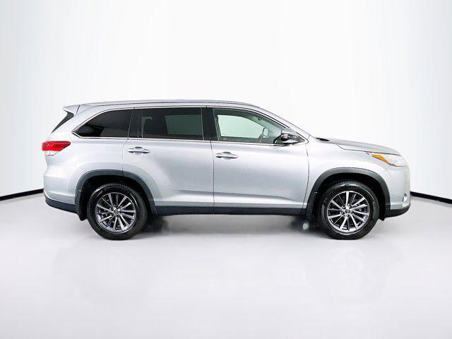 used 2019 Toyota Highlander car, priced at $26,599