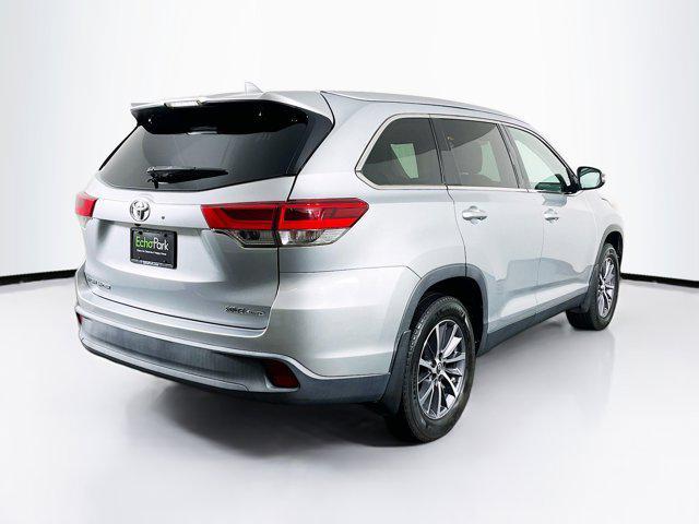 used 2019 Toyota Highlander car, priced at $26,599