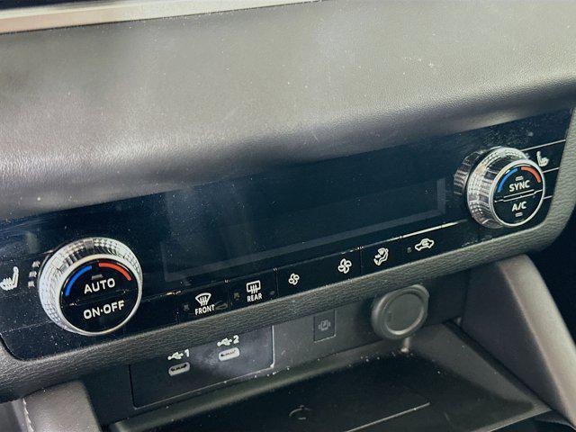 used 2025 Mitsubishi Outlander car, priced at $25,987