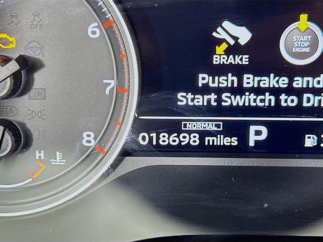 used 2025 Mitsubishi Outlander car, priced at $25,987