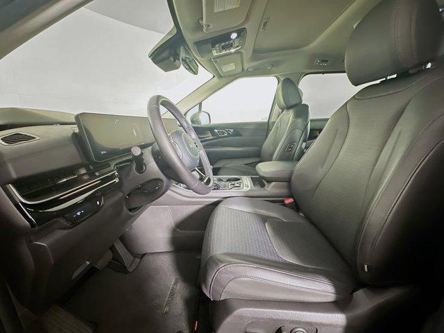 used 2025 Kia Carnival car, priced at $40,997
