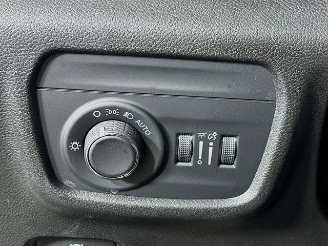 used 2022 Jeep Grand Cherokee car, priced at $25,587