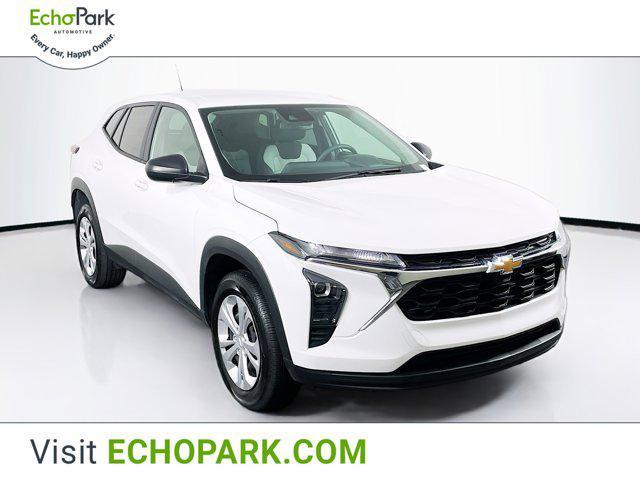 used 2024 Chevrolet Trax car, priced at $19,297