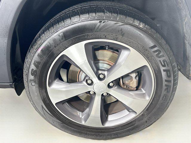 used 2021 Jeep Cherokee car, priced at $18,987