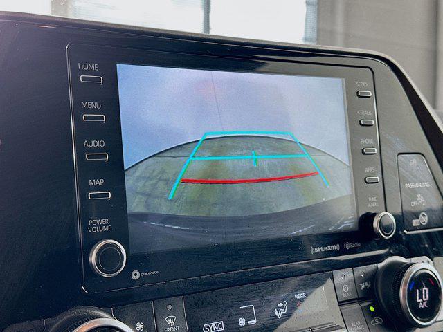 used 2022 Toyota Highlander car, priced at $27,999