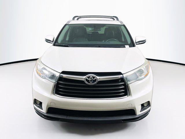 used 2016 Toyota Highlander car, priced at $17,699