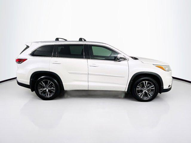 used 2016 Toyota Highlander car, priced at $17,699