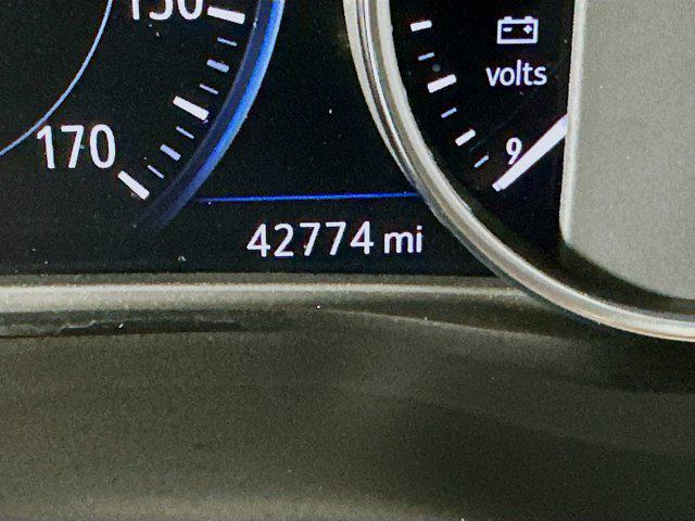 used 2024 Buick Enclave car, priced at $29,997