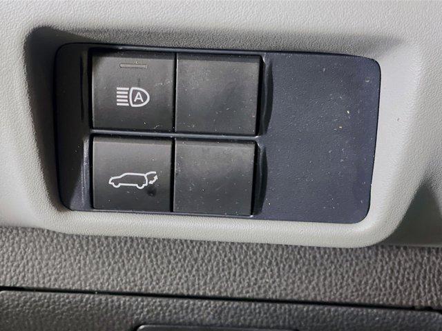 used 2021 Toyota Highlander car, priced at $30,999