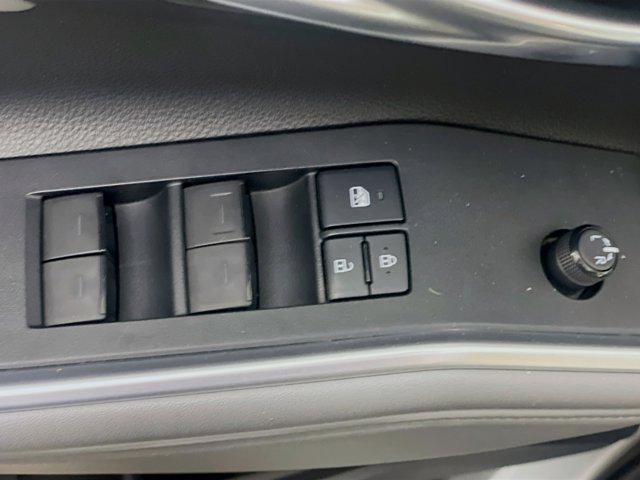 used 2021 Toyota Highlander car, priced at $30,999
