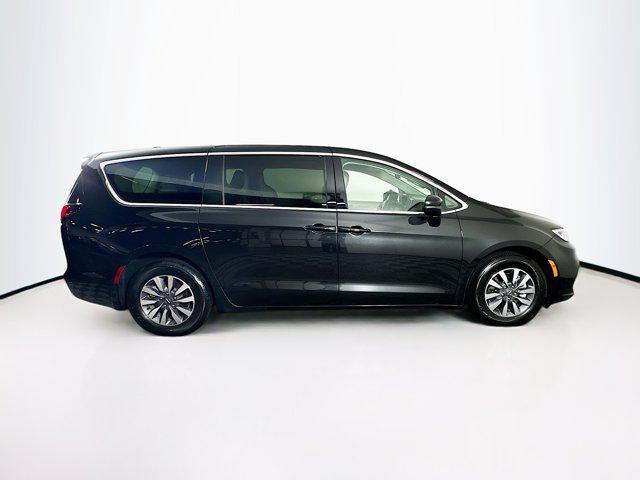 used 2023 Chrysler Pacifica Hybrid car, priced at $31,179