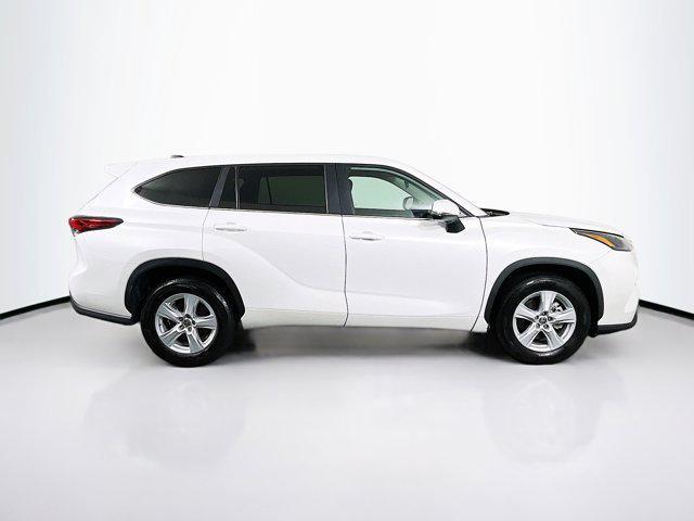 used 2023 Toyota Highlander car, priced at $31,289