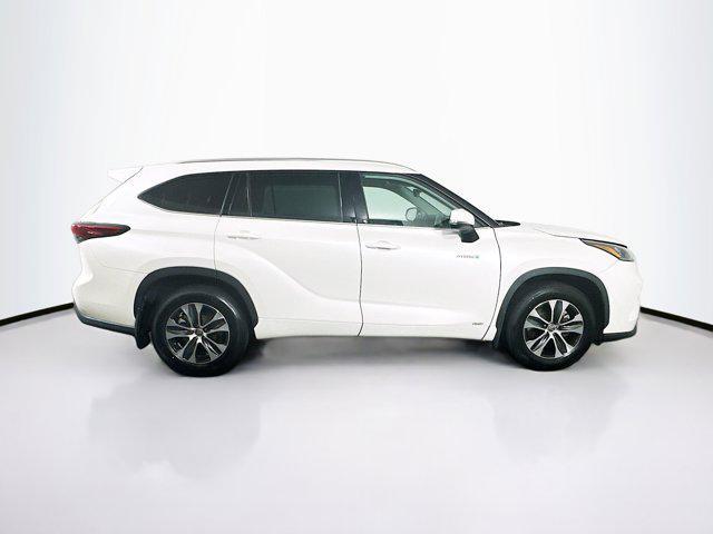 used 2020 Toyota Highlander Hybrid car, priced at $27,987