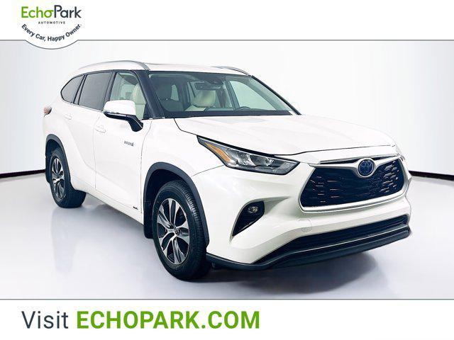 used 2020 Toyota Highlander Hybrid car, priced at $27,987