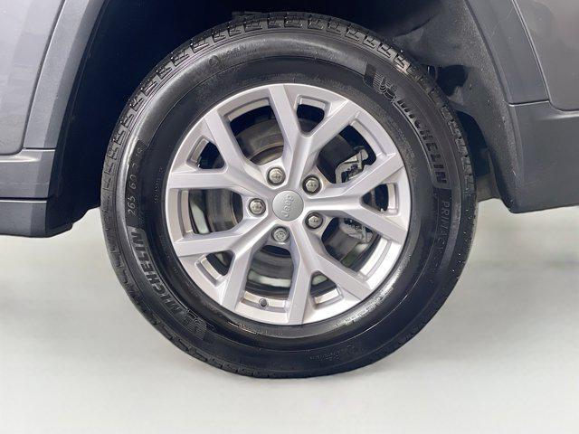 used 2022 Jeep Grand Cherokee L car, priced at $30,697