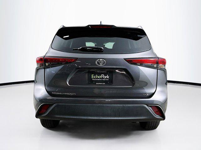 used 2022 Toyota Highlander car, priced at $31,297