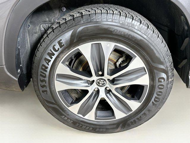 used 2022 Toyota Highlander car, priced at $31,297