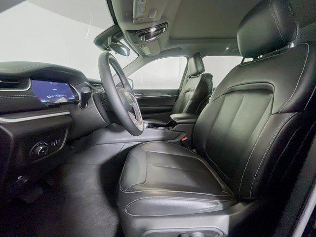 used 2022 Jeep Grand Cherokee car, priced at $29,297