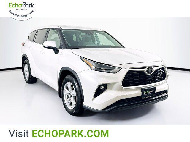 used 2024 Toyota Highlander car, priced at $33,397