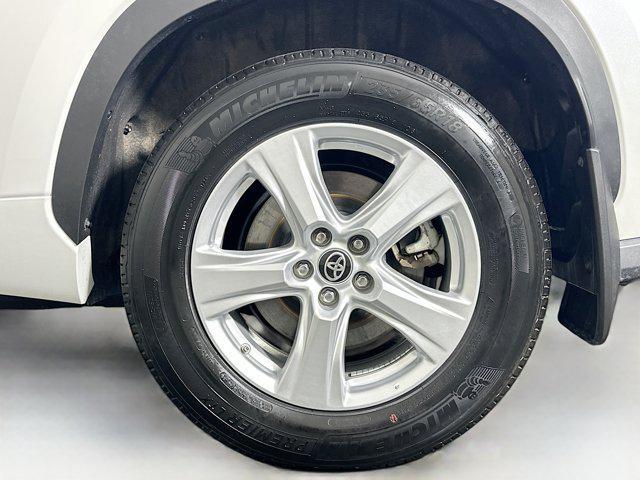 used 2024 Toyota Highlander car, priced at $32,397