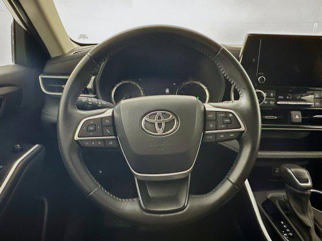 used 2024 Toyota Highlander car, priced at $32,397
