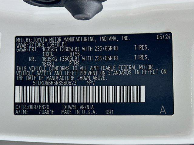 used 2024 Toyota Highlander car, priced at $32,397