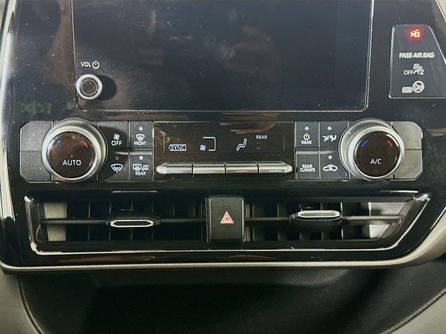 used 2024 Toyota Highlander car, priced at $32,397