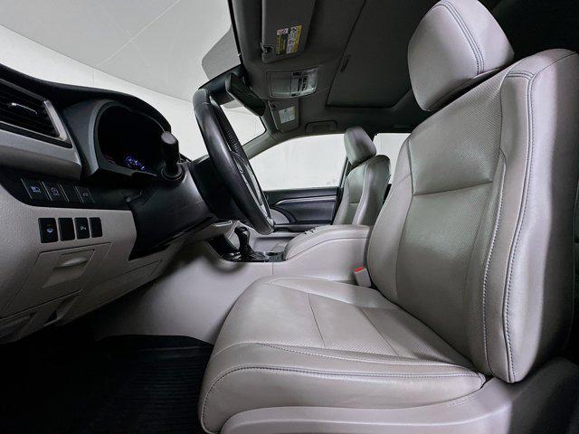 used 2019 Toyota Highlander car, priced at $26,499