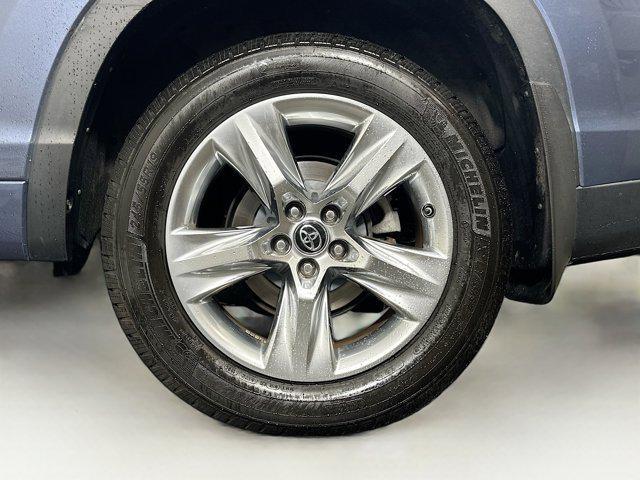 used 2019 Toyota Highlander car, priced at $26,499