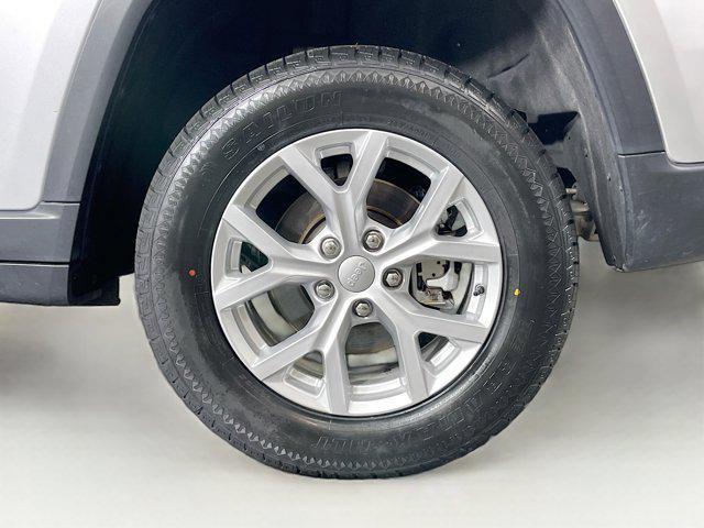used 2023 Jeep Grand Cherokee car, priced at $26,297