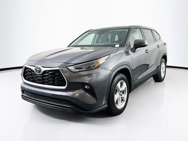 used 2024 Toyota Highlander car, priced at $35,697