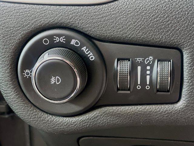 used 2019 Jeep Cherokee car, priced at $15,797