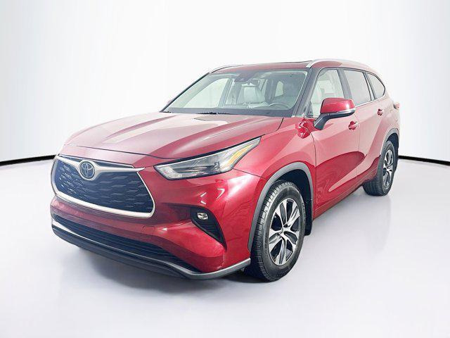 used 2023 Toyota Highlander car, priced at $30,797
