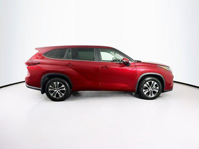 used 2023 Toyota Highlander car, priced at $30,797