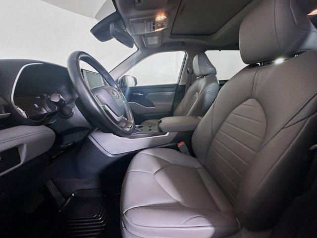 used 2023 Toyota Highlander car, priced at $30,797