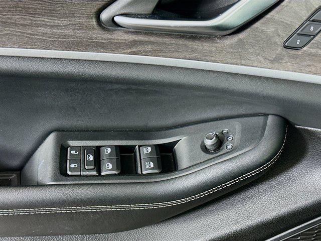 used 2023 Jeep Grand Cherokee car, priced at $29,997