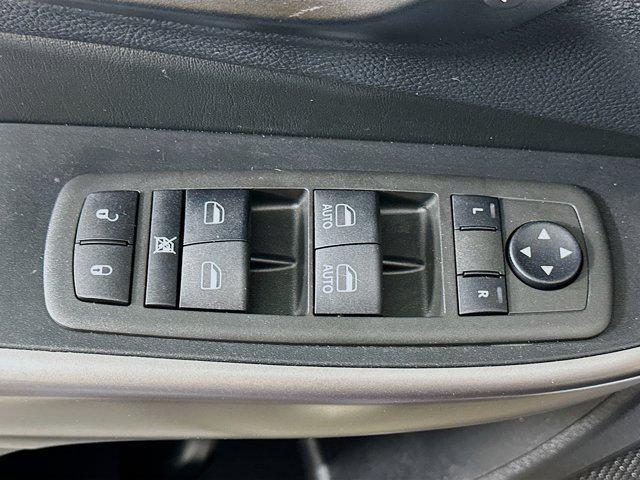 used 2022 Jeep Cherokee car, priced at $22,997