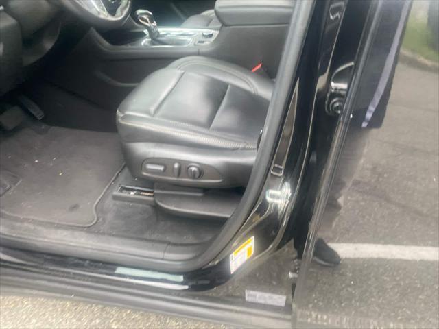 used 2022 Chevrolet Traverse car, priced at $31,908