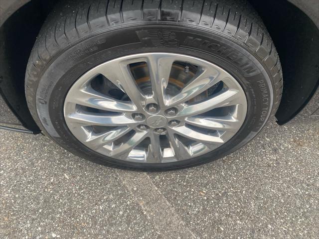 used 2023 Cadillac XT6 car, priced at $37,408