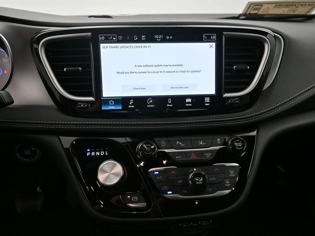 used 2024 Chrysler Pacifica car, priced at $27,488