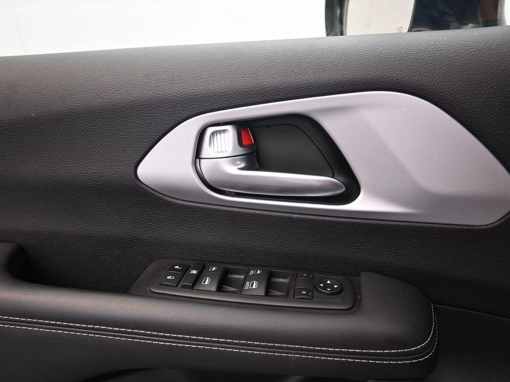used 2024 Chrysler Pacifica car, priced at $27,488