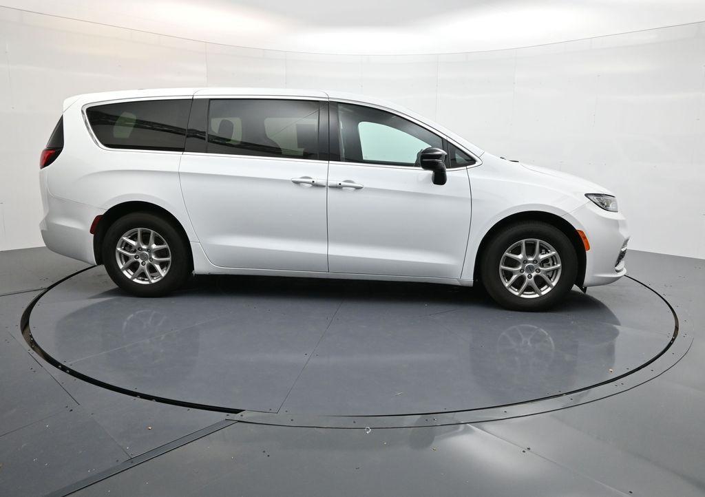 used 2024 Chrysler Pacifica car, priced at $27,488