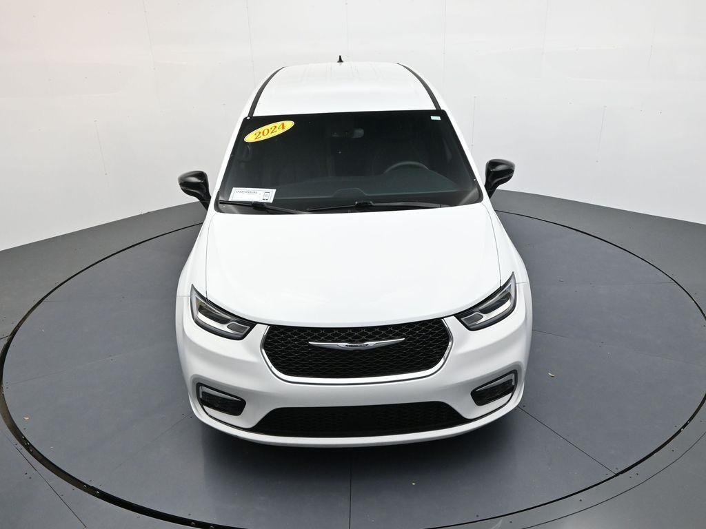 used 2024 Chrysler Pacifica car, priced at $27,488