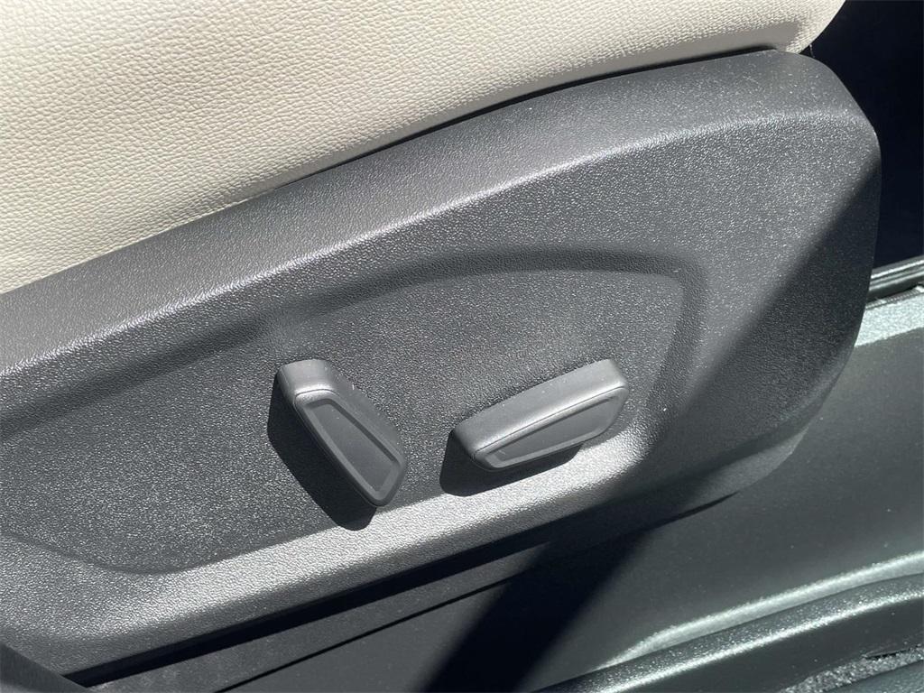 used 2024 Ford Edge car, priced at $29,278