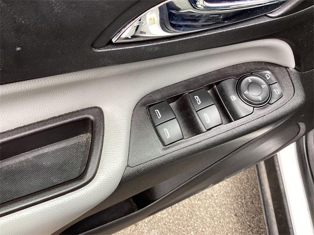used 2022 Chevrolet Equinox car, priced at $19,253