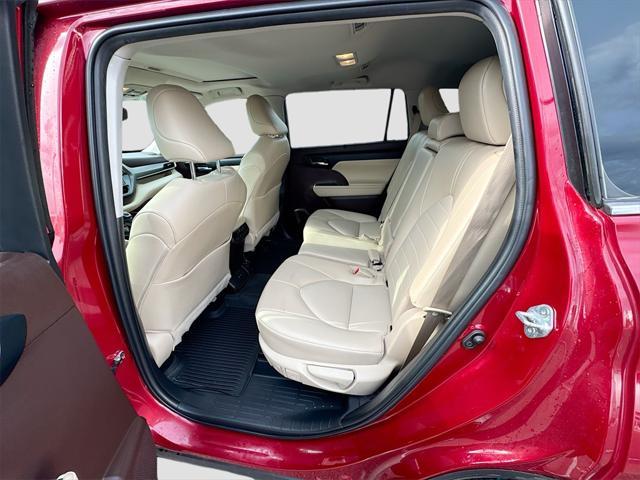 used 2022 Toyota Highlander car, priced at $42,798